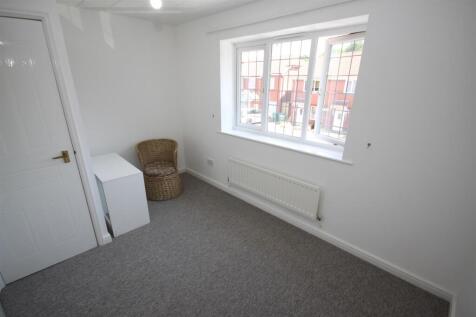 Bedroom 2.JPG