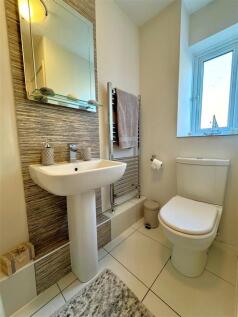 bathroom 2.jpg