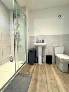 en-suite 2.jpg