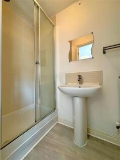 en-suite 2.jpg