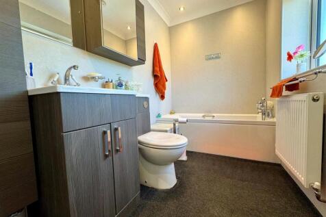 en-suite 2.jpg