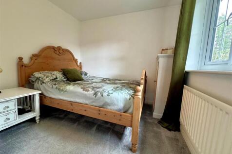 bedroom 3.jpg