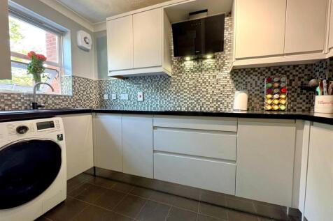 kitchen 2.jpg