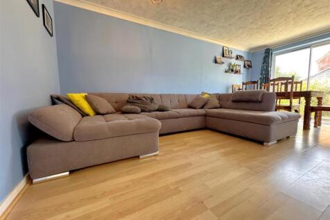 lounge 3.jpg