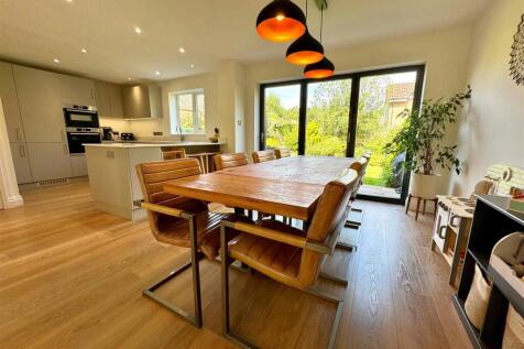 kitchen 2.jpg