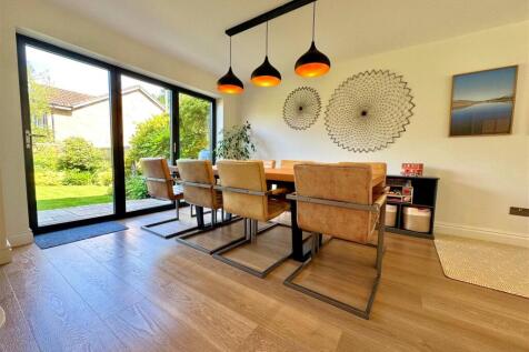 dining room.jpg