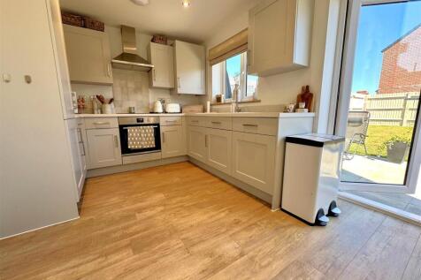 kitchen 2.jpg