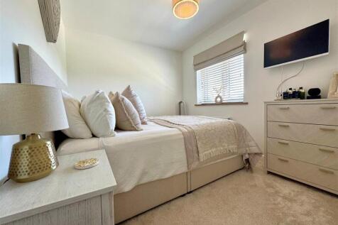 main bedroom.jpg