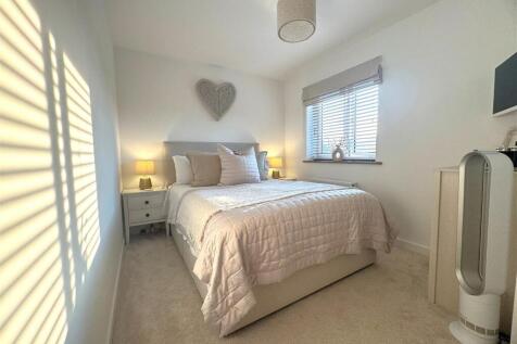 new bedroom photo.jpg