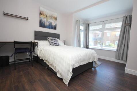 Bedroom 1.JPG