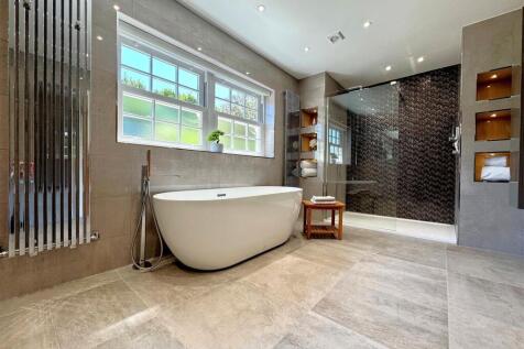 en-suite 2.jpg