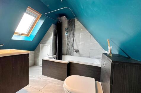 en-suite 2.jpg