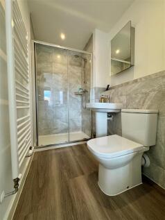ensuite.jpg