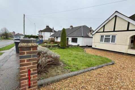 outside 13 manor roa