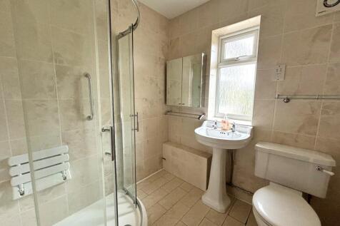 13 manor road bathro