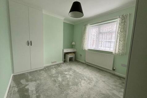 bedroom 2 13 manor r