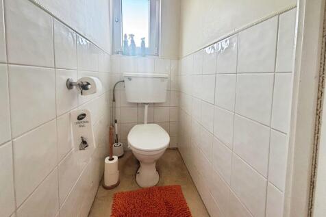 50244e1a-WC 20bathro