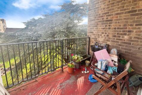 37379717-balcony 20C