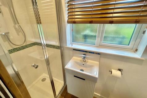 Bathroom High Salvin