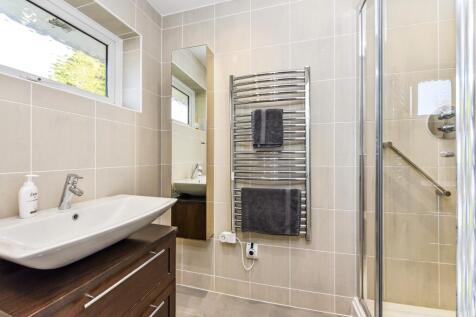 En Suite Shower Rm