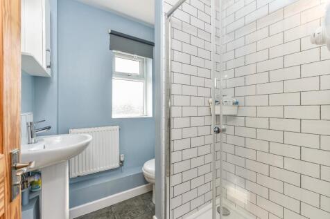 En Suite Shower Rm
