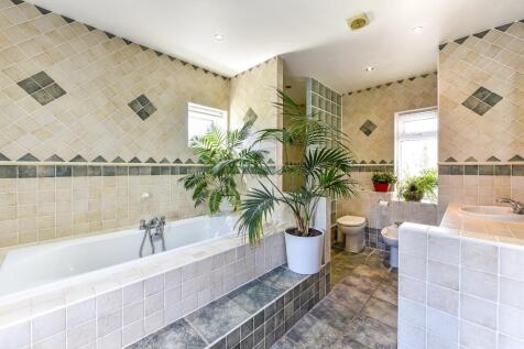 En suite Bathroom