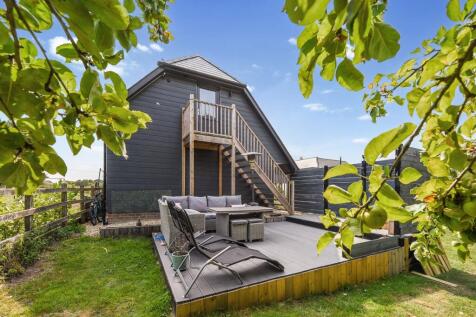 Deck &amp; Plunge Pool