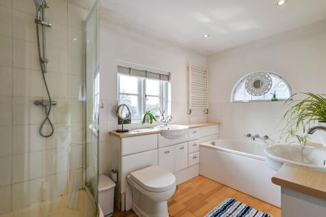 En-Suite Bathroom