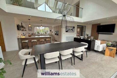 Dining / Kitchen