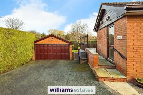 Garage / Driveway