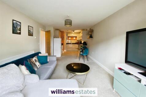 Living/Kitchen Area