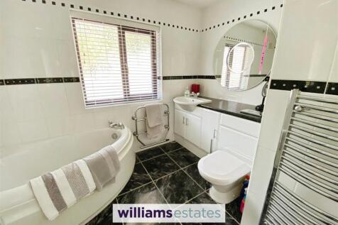 Ground Floor Bathroom
