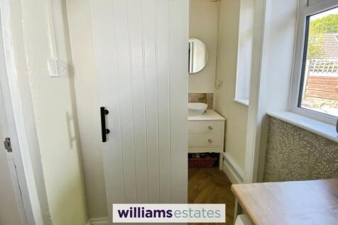 Utility Room And W.C