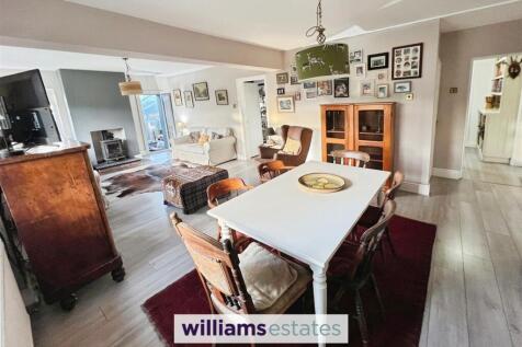 Open Plan Living / Dining Room