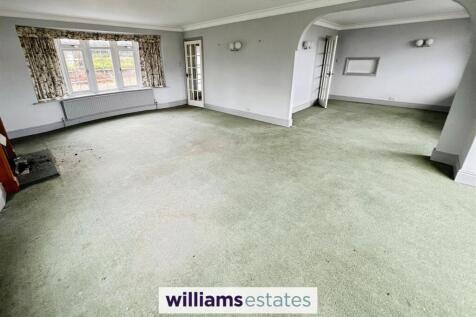 Living Room / Dining Room