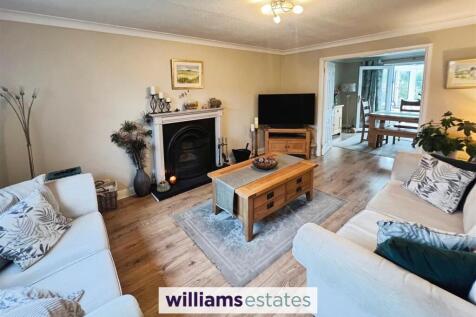 Living Room / Dining Room