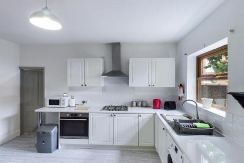 Kitchen / Dining Roo