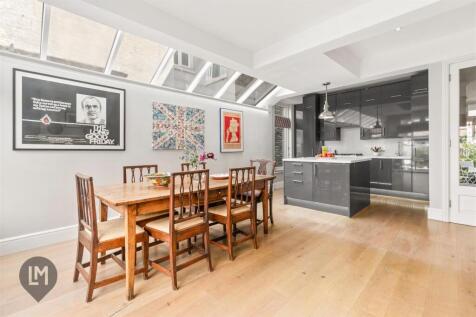 Kitchen / Dining