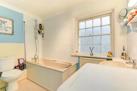 Bathroom.jpg