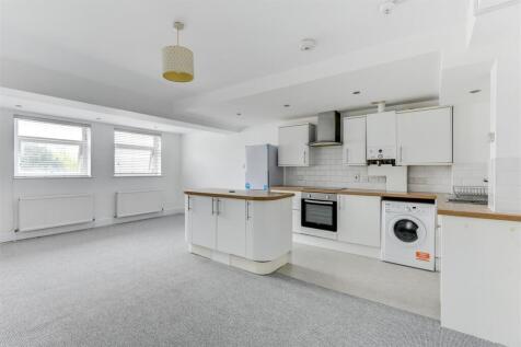 Kitchen/ Living Room