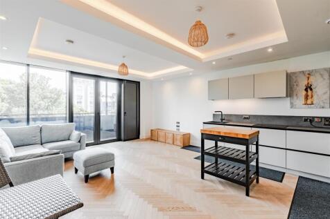 Open Plan Kitchen/Reception