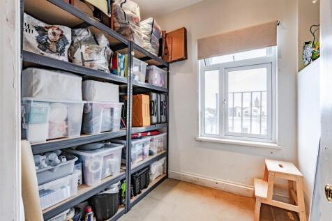 Store/Study
