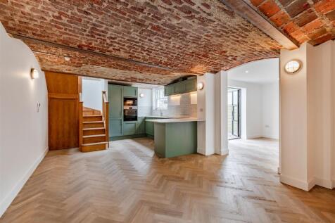 Open Plan Kitchen/Reception