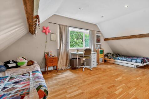 Bedroom 2 (2)