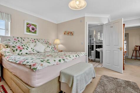 Bedroom 1 (1)