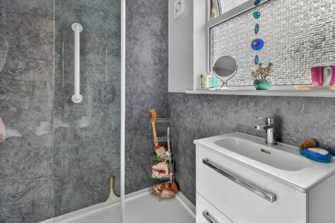 Shower Room (2)