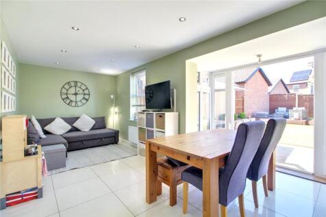 Family &amp; Dining Area