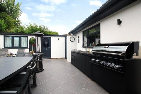 Outdoor Kitchen