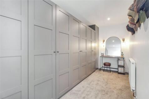 Walk-In Wardrobe