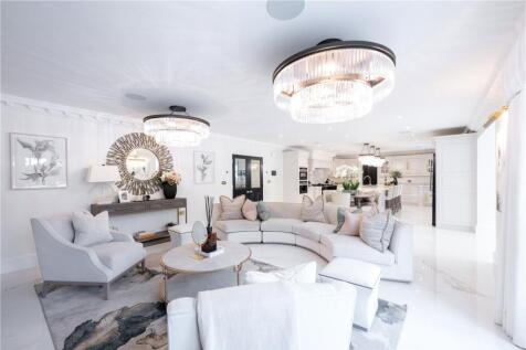 Family/Kitchen